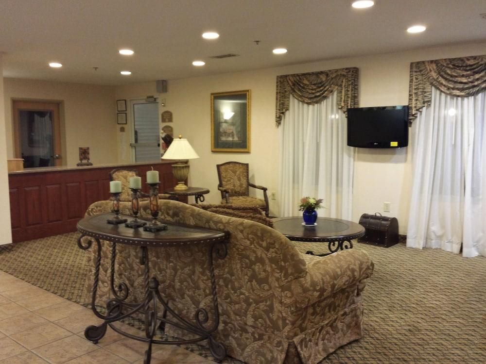Clarion Pointe-Dillard Near Blue Ridge Mountains Hotel ภายนอก รูปภาพ