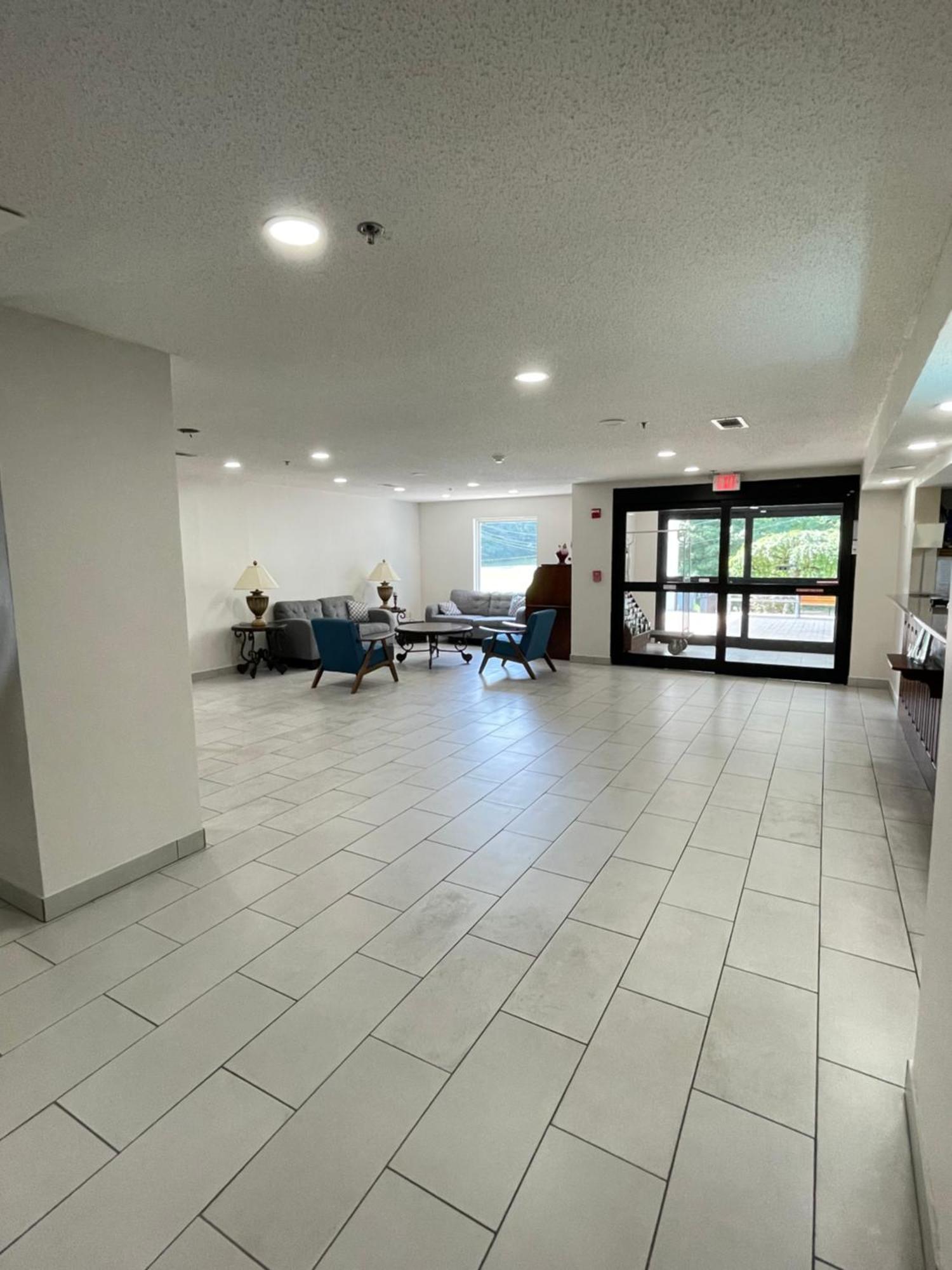 Clarion Pointe-Dillard Near Blue Ridge Mountains Hotel ภายนอก รูปภาพ