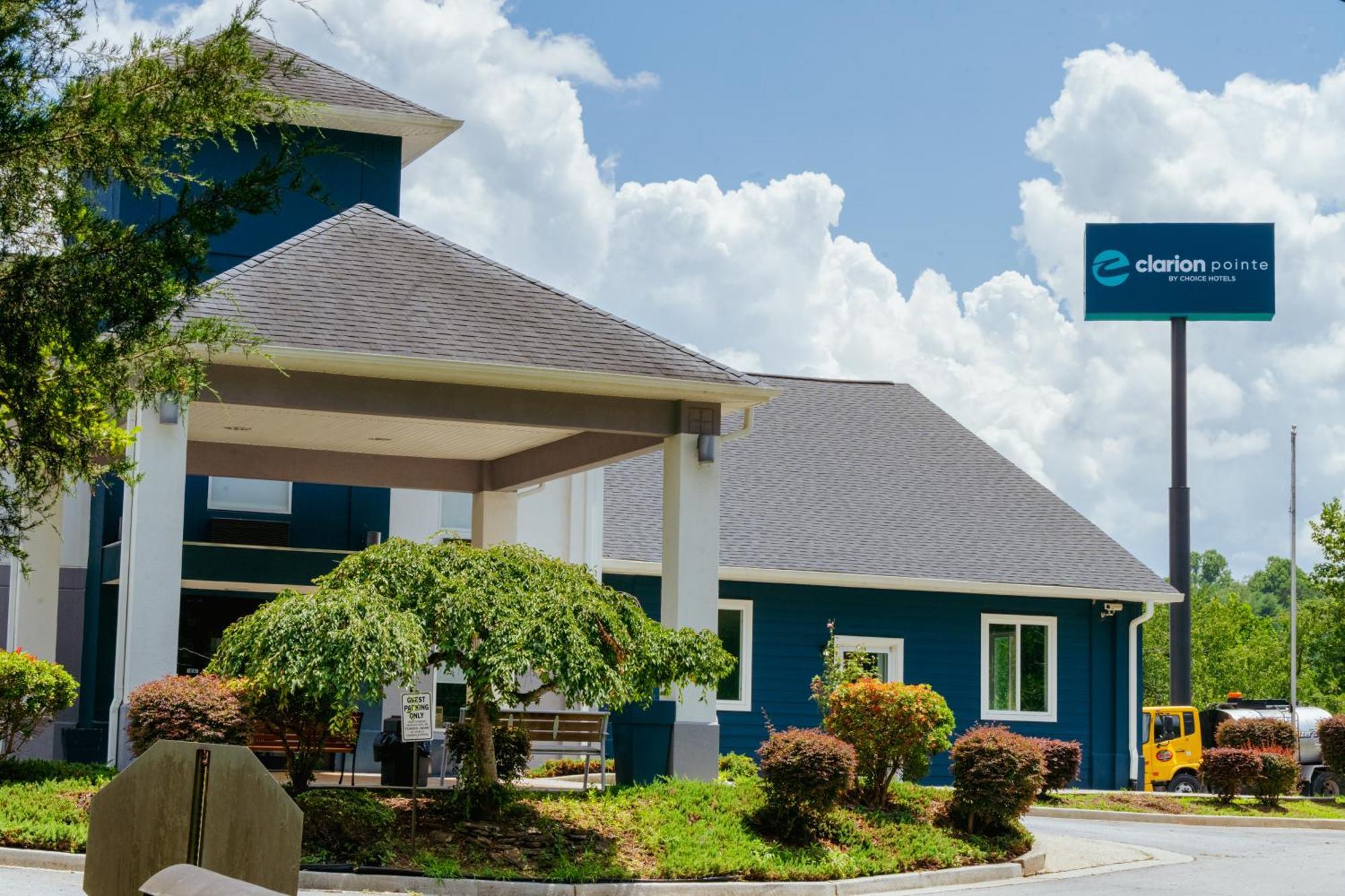 Clarion Pointe-Dillard Near Blue Ridge Mountains Hotel ภายนอก รูปภาพ