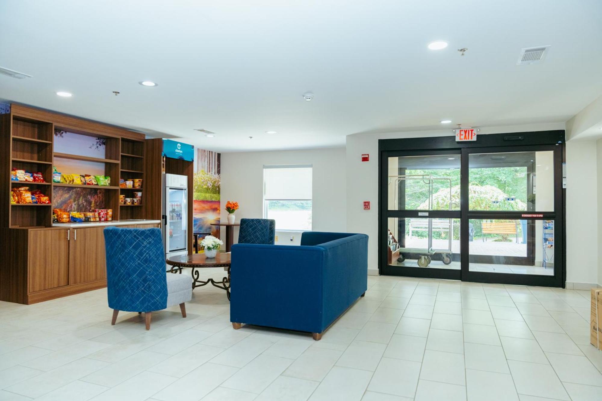 Clarion Pointe-Dillard Near Blue Ridge Mountains Hotel ภายนอก รูปภาพ