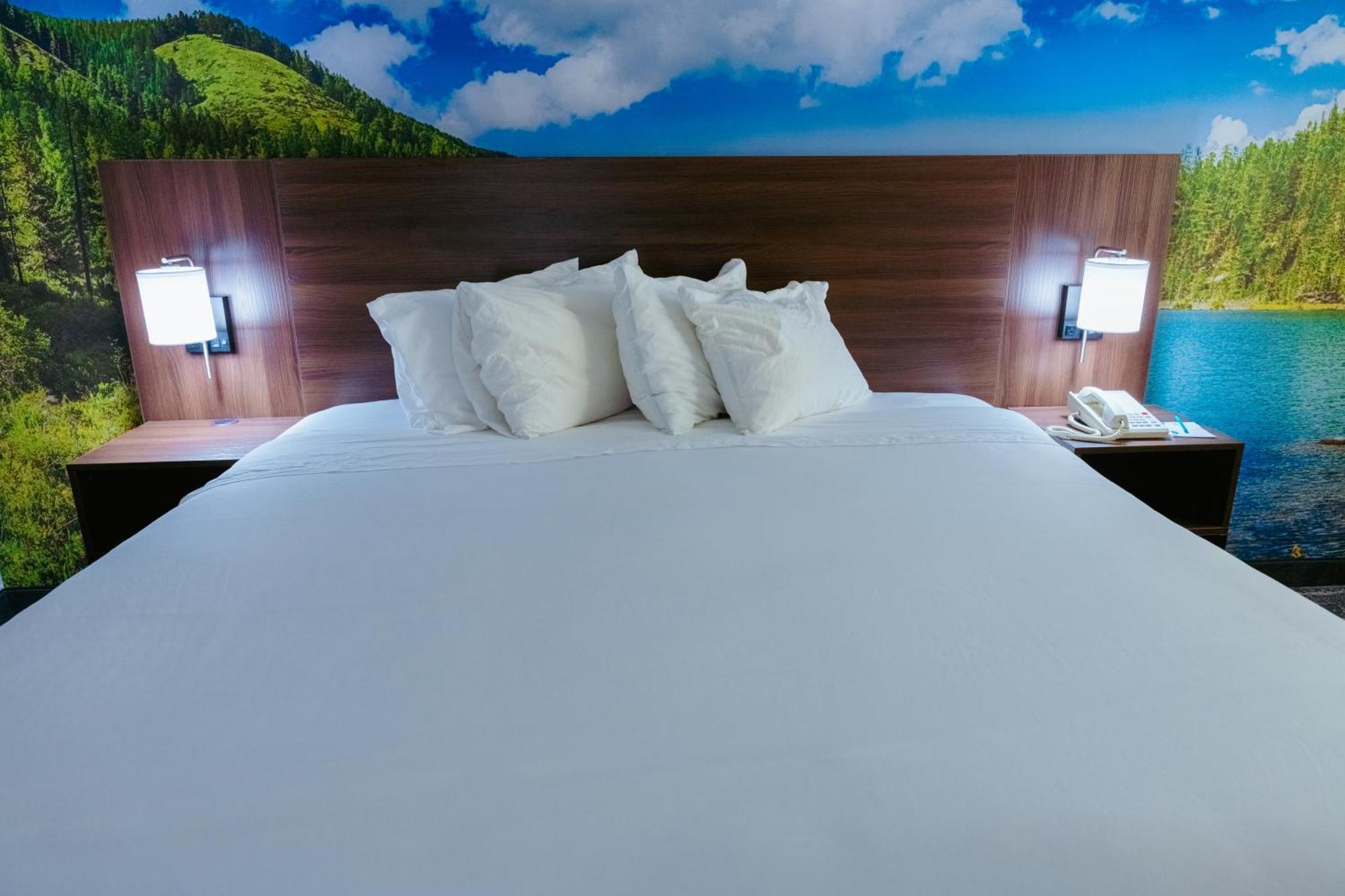 Clarion Pointe-Dillard Near Blue Ridge Mountains Hotel ภายนอก รูปภาพ