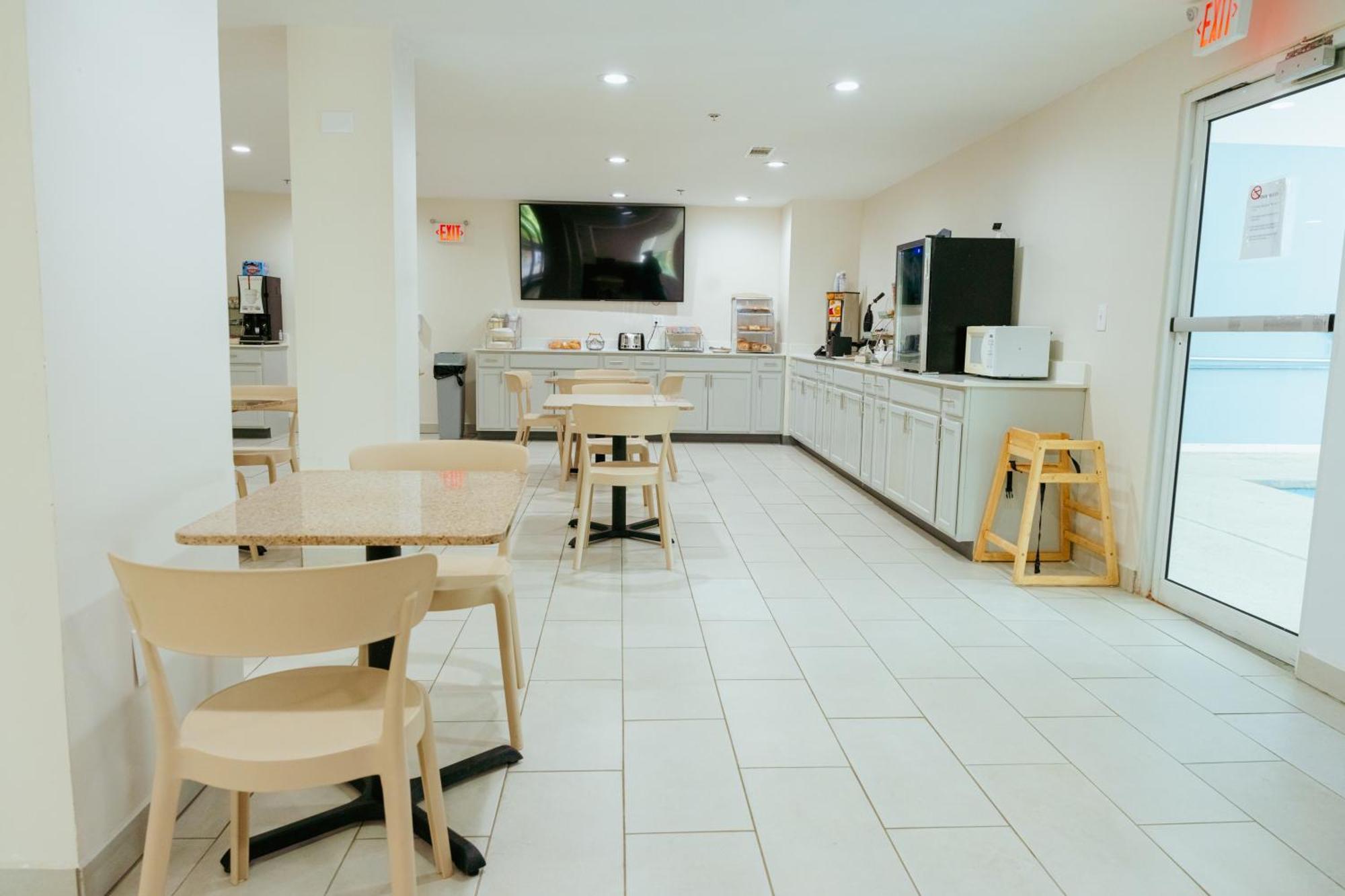 Clarion Pointe-Dillard Near Blue Ridge Mountains Hotel ภายนอก รูปภาพ