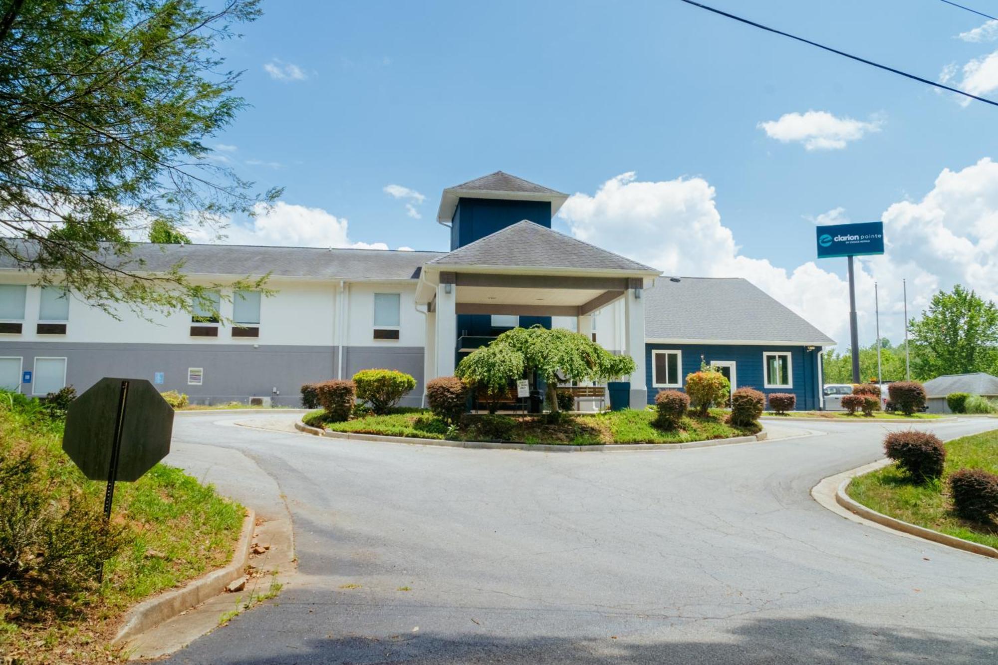 Clarion Pointe-Dillard Near Blue Ridge Mountains Hotel ภายนอก รูปภาพ